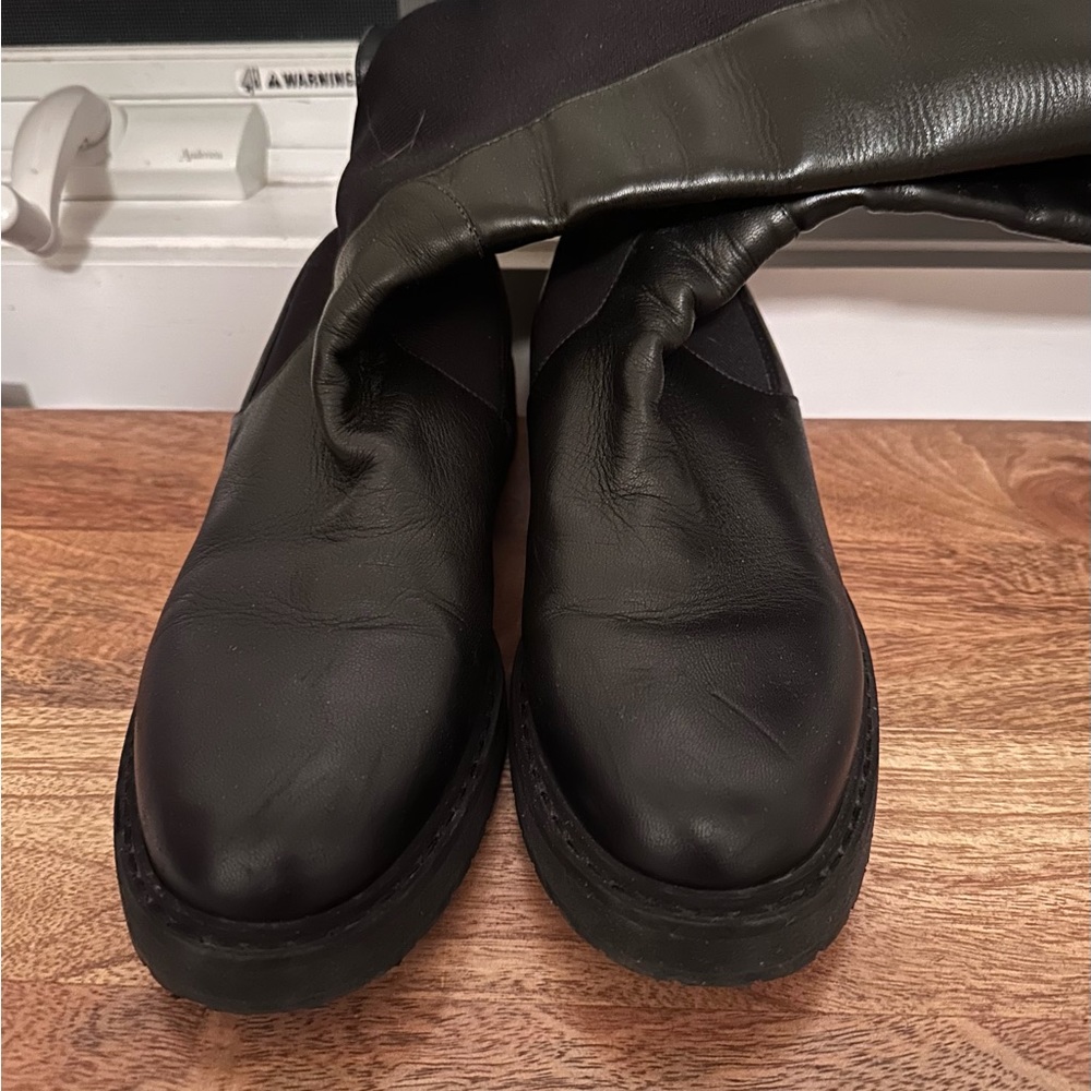 Fendi black leather stretch boots, size 8.5 (eur. 38.5) - Picture 6 of 8